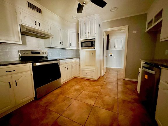 3rd image of 1525 Duncan Dr
