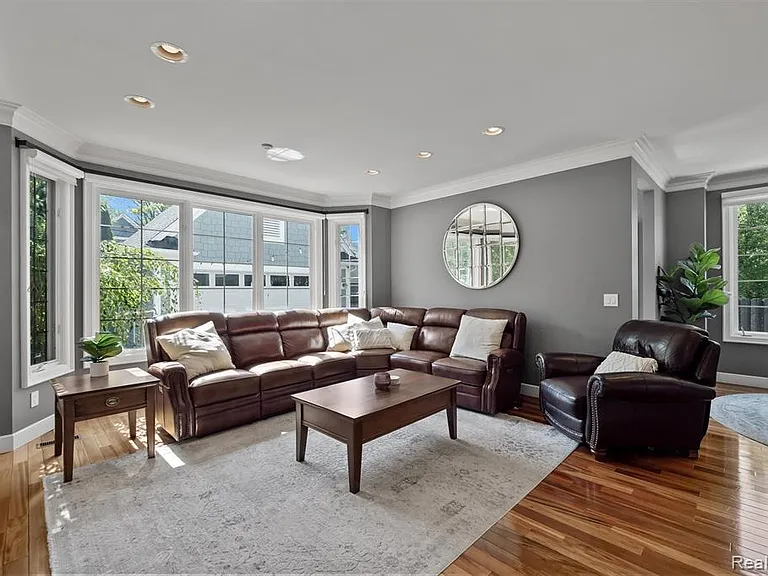 1400 Holland St — Photo 8