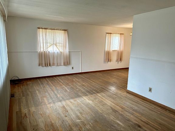 4th image of 3309 Roswell Dr