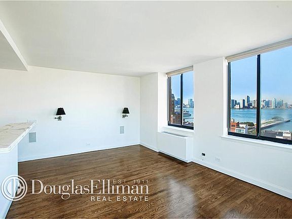 3rd image of 677 Washington St #12A