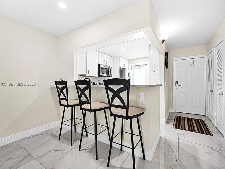 400 SE 10th St #105 — Photo 14
