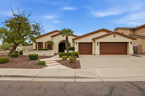 622 E Vinedo Ln Photo 1