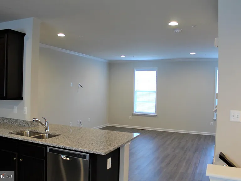 6050 Krantz Dr — Photo 7