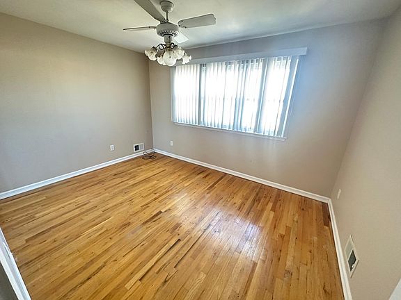 2nd image of 50 Bowling Green Pl