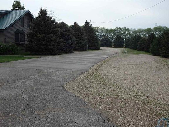 3rd image of 3192 McKinley Ave