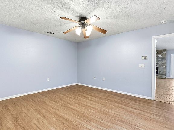 3rd image of 9439 Charter Point