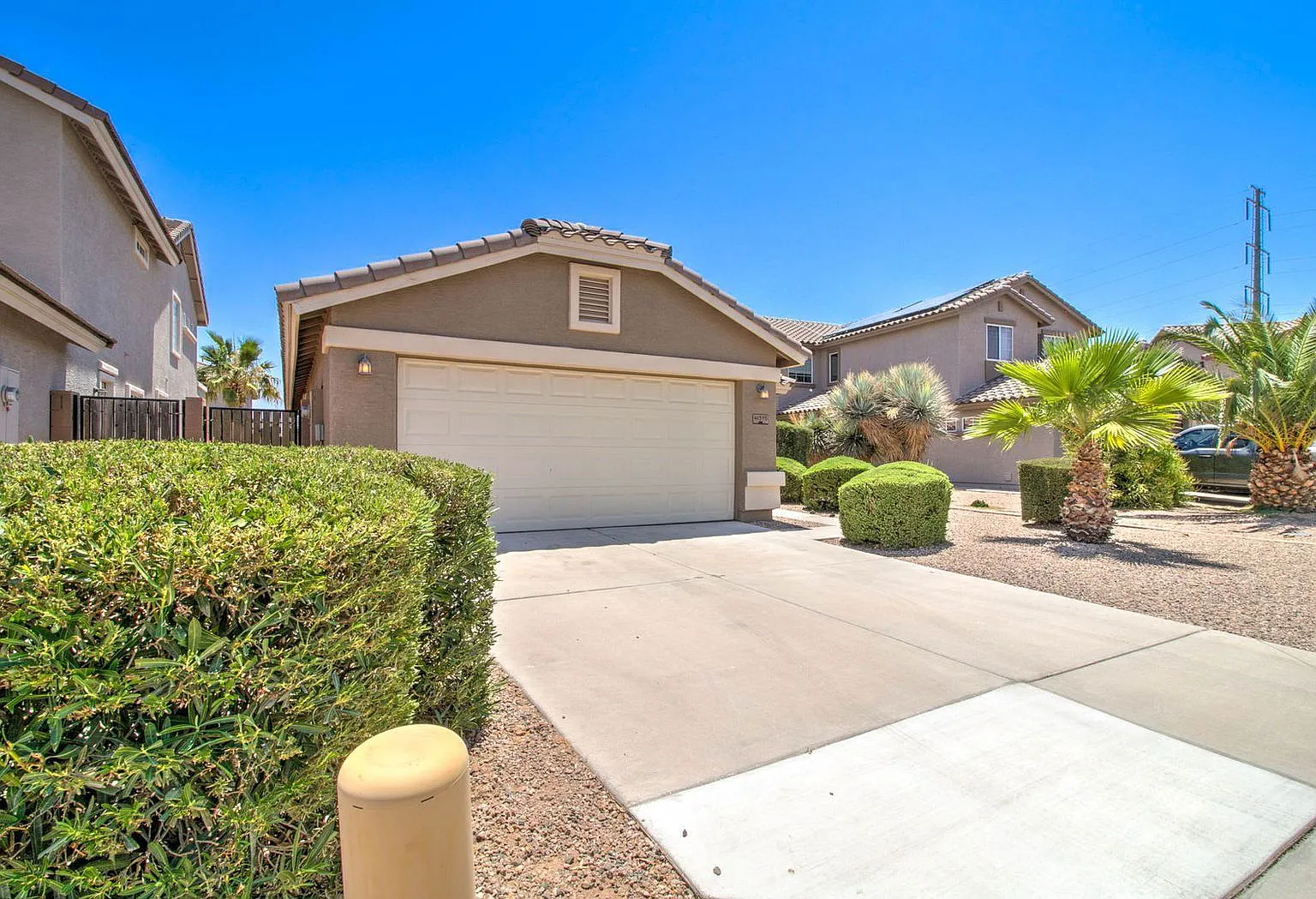 3 bed, 2.0 bath, 1307 sqft, $1,600 — Photo 1