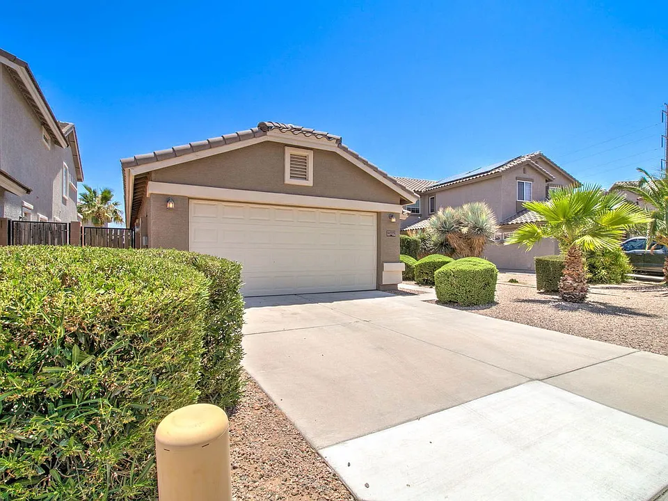 41375 W Cahill Dr