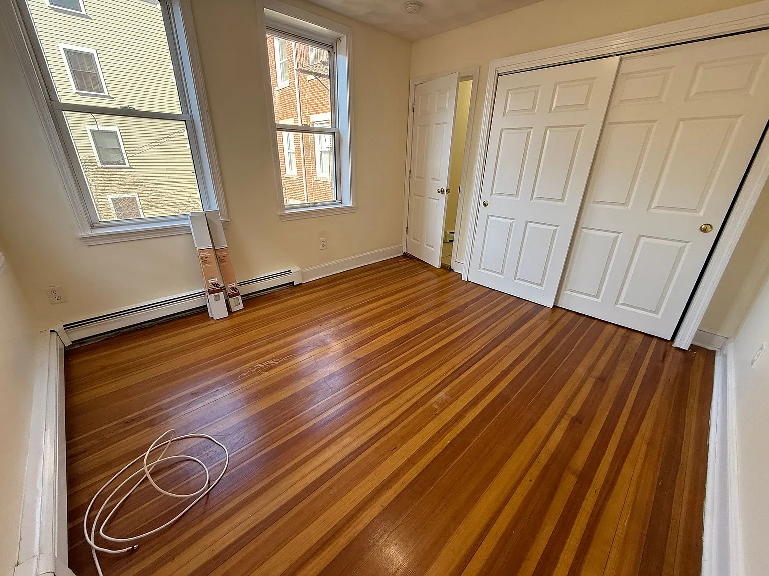 3 bed, 900 sqft, $3,000 — Photo 4