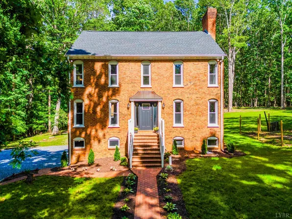 134 Woodmont Ln, Forest, VA 24551