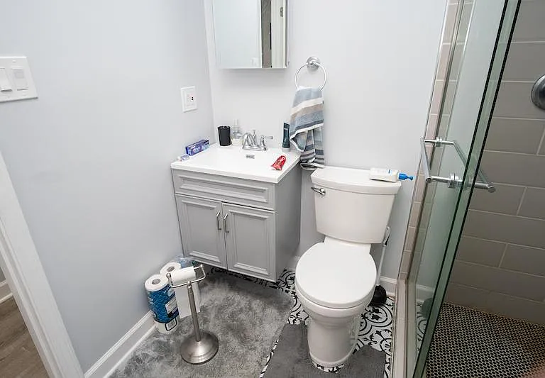 3225 N Wilton Ave #G — Photo 18