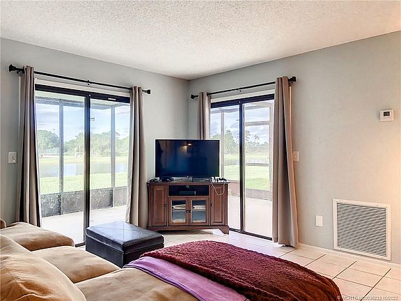 5th image of 2368 SE Brekenridge Cir