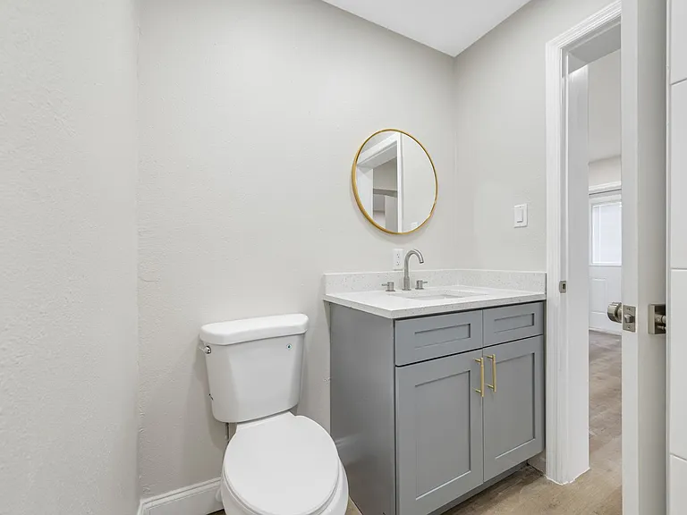 129 Danube Ave — Photo 15