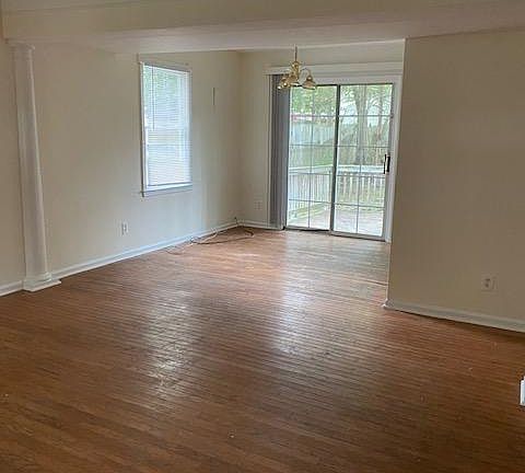 4th image of 10506 Cobblestone Dr