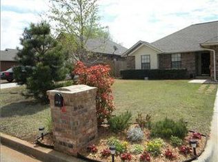 9680 Grissom Dr, Midwest City, OK 73130