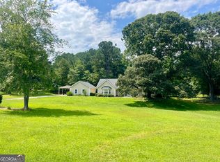 10 Carriage Gate Dr, Sharpsburg, GA 30277
