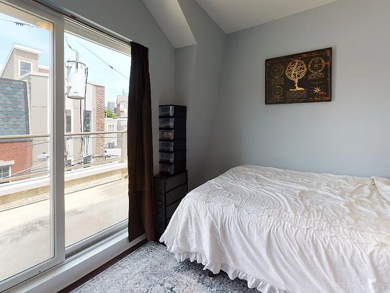 2610 Webster Street — Photo 9