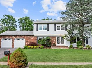 12 Cypress Ln, Marlboro, NJ 07746