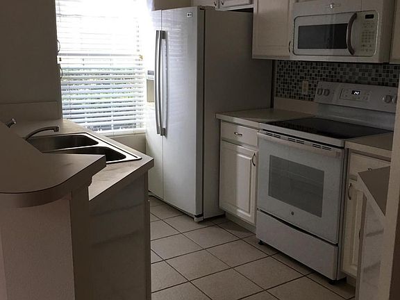 3rd image of 4833 Cypress Woods Dr