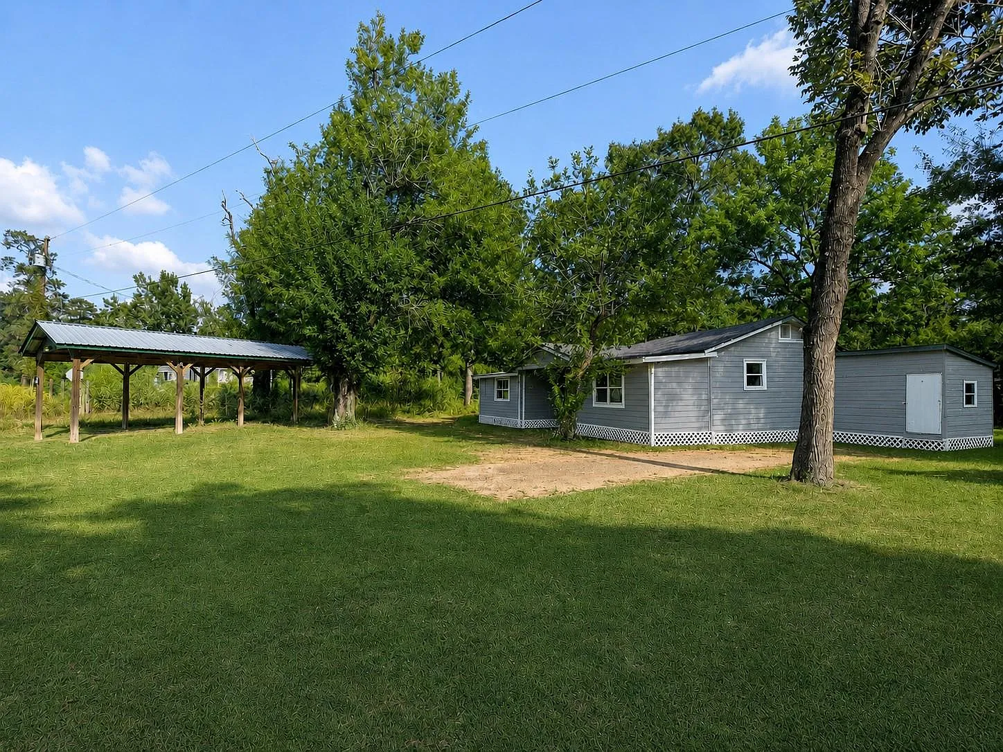 3 bed, 2.0 bath, 2064 sqft, $1,900 — Photo 3