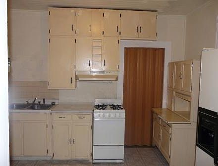 2nd image of 1609 Dudley Ave APT A