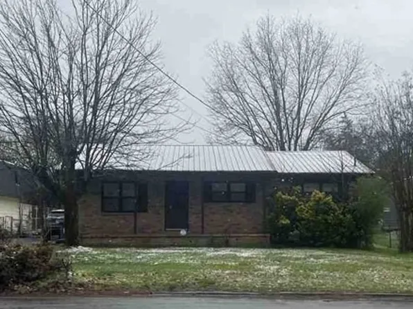 310 James St, Rossville, GA 30741