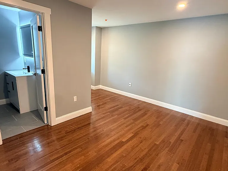 4 Neponset St #8 — Photo 7