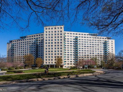 10401 Grosvenor Pl APT 1112, Rockville, MD, 20852