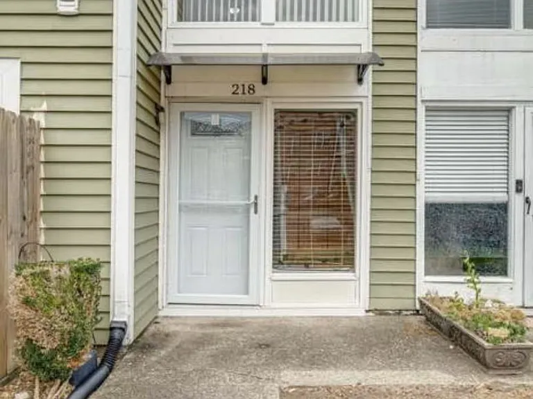 218 Raintree Dr — Photo 22