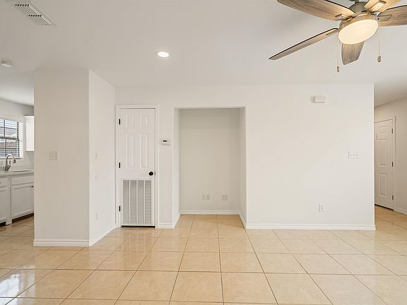 5th image of 109 Ramon Cardenas Dr