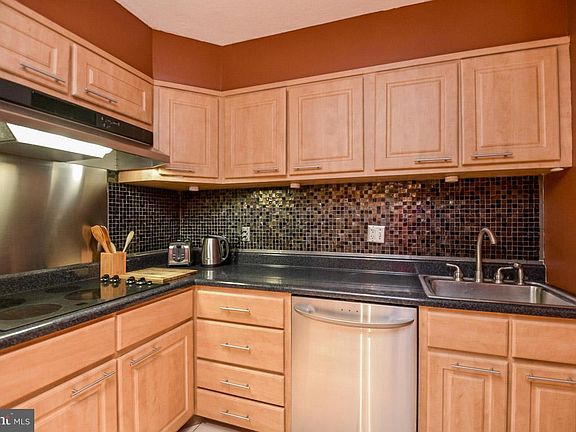 4th image of 1101 Saint Paul St Unit 1612