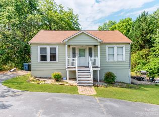 2132 13th Ave NE, Hickory, NC 28601