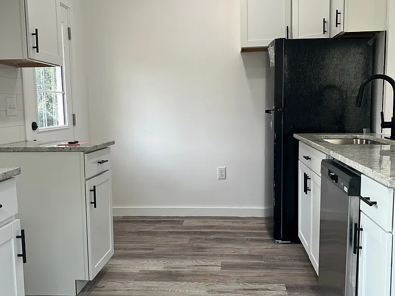 2390 Beecher Rd SW — Photo 4