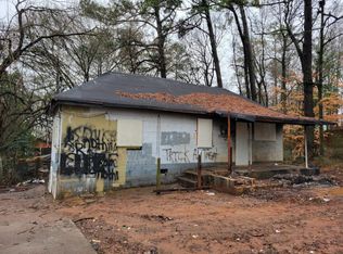 516 Warren Ave, Scottdale, GA 30079