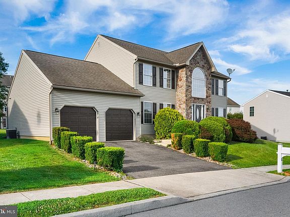 5th image of 12 Prospect Dr