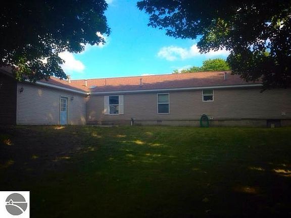 4th image of 148 N Wood Meadows Dr