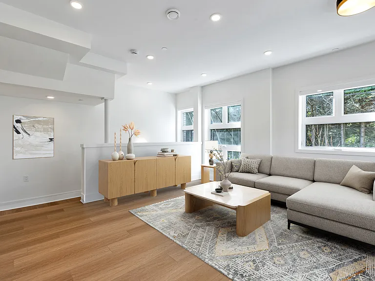 4575 Granville St — Photo 9