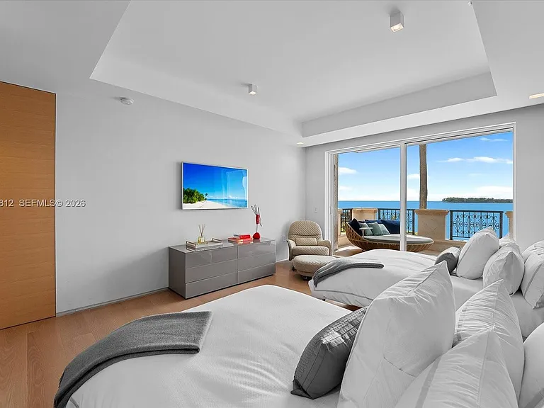4921 Fisher Island Dr #4921 — Photo 34