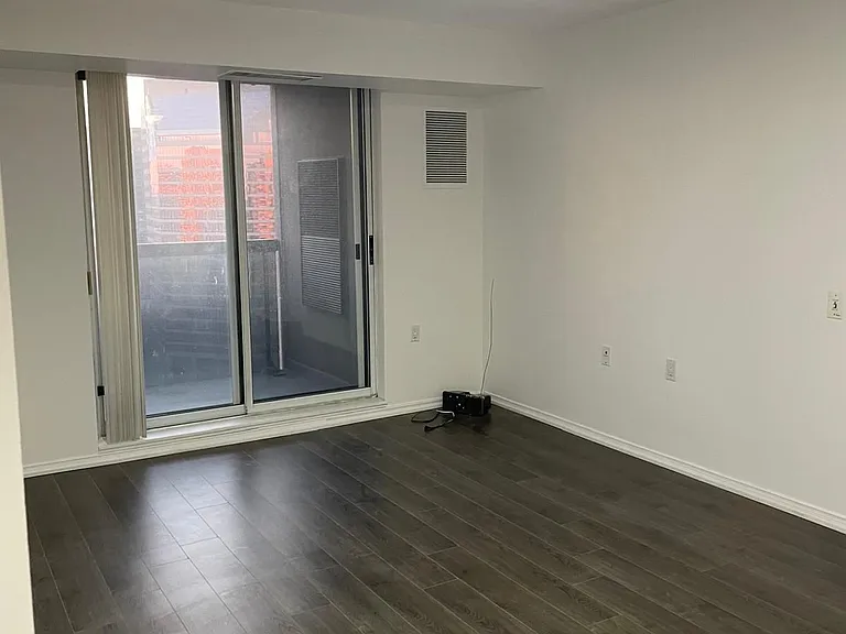 35 Finch Ave E #Penthouse 201 — Photo 3