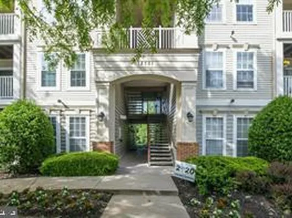 18701 Sparkling Water Dr Unit 13D, Germantown, MD 20874