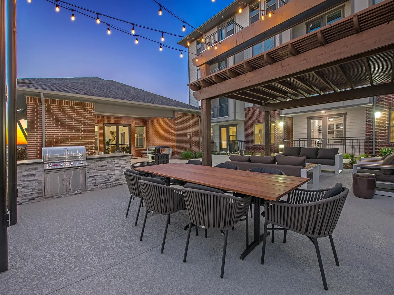 The Luxe at Las Colinas - Adult Active Living — Photo 3