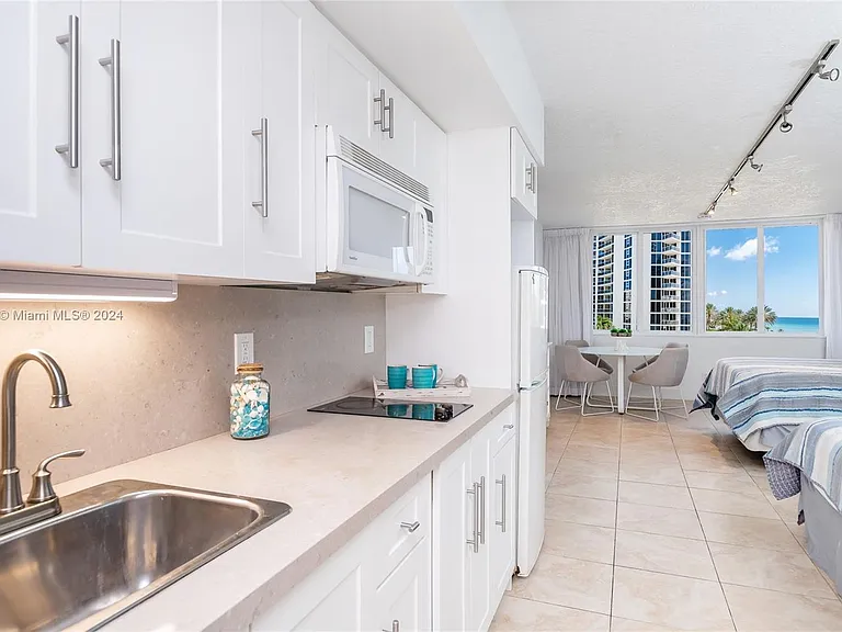 19201 Collins Ave #318 — Photo 18