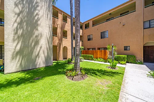 Villa Monterey Photo 1