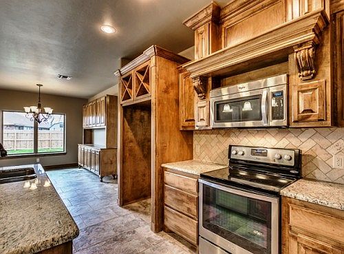 4th image of 512 SW 149th Pl