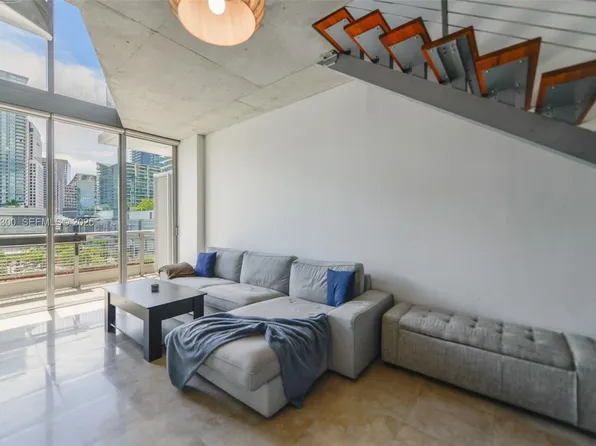 690 SW 1st Ct, Miami, FL