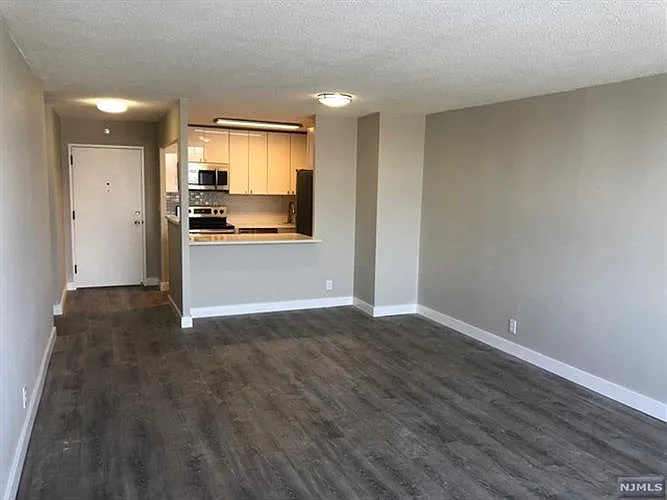 770 Anderson Ave APT 3F photo 1