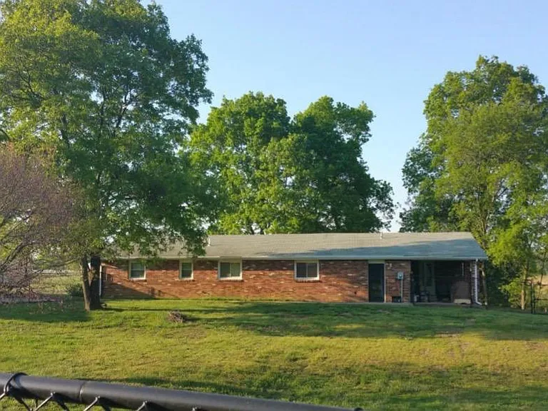 12381 Grosstown Rd — Photo 3