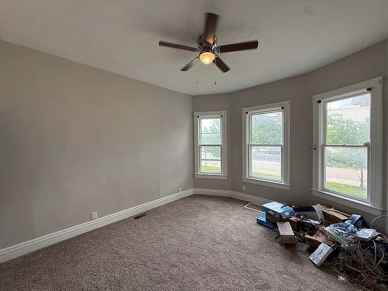 938 W Edwards St — Photo 5