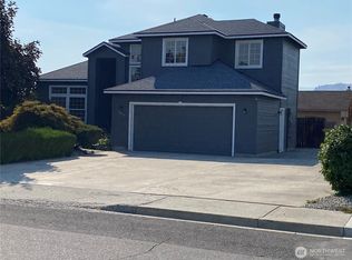 1833 Story Ln, Wenatchee, WA 98801