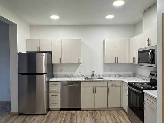 3rd image of 625O W Meeker St #215